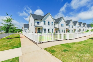 651 Melville Dr, Rock Hill, SC 29732