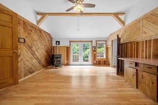60 Glen St, Douglas, MA 01516