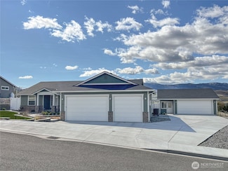 647 S Newton Ave, East Wenatchee, WA 98802