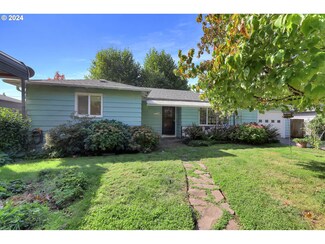47734 Portal Dr, Oakridge, OR 97463
