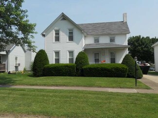 527 W Beaver St, Saint Anne, IL 60964