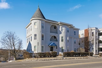 176 Lincoln St Unit 4, Worcester, MA 01605