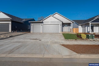 709 Tigerlily St, Silverton, OR 97381
