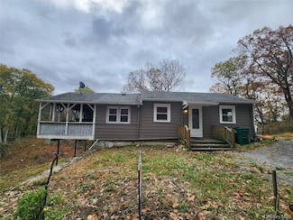 39 Upland Dr, Garrison, NY 10524