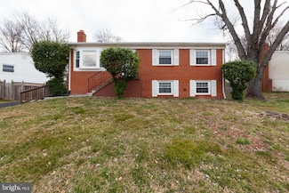 13871 Langstone Dr, Woodbridge, VA 22193
