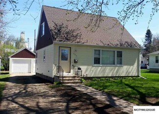 405 11th St N, Northwood, IA 50459