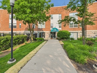 3255 Kirchoff Rd Unit 109, Rolling Meadows, IL 60008