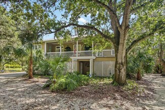 7807 Bay Dr, Tampa, FL 33635