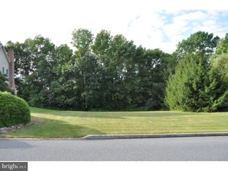 1010 Ridgeview Dr, Orwigsburg, PA 17961