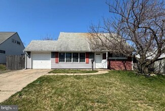 49 Viburnum Ln, Levittown, PA 19054