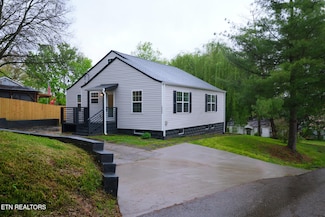 2505 Buffat Mill Rd, Knoxville, TN 37917