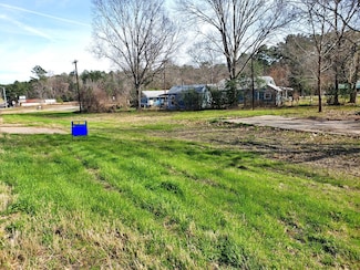 1330 Us Hwy 190 W, Oakhurst, TX 77359