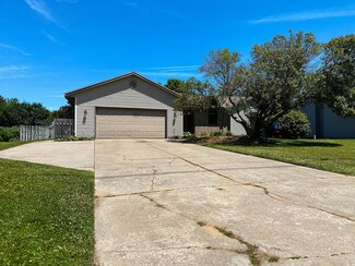 741 Maiden Ln, Saint Joseph, MI 49085