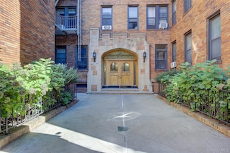 41-41 41st St Unit 1G, Sunnyside, NY 11104