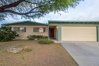 1733 S Regina Cleri Dr, Tucson, AZ 85710