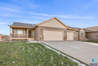 6739 43rd St, Sioux Falls, SD 57110