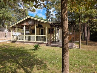 309 Medina Dr, Trinity, TX 75862