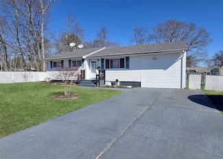 23 William St, Central Islip, NY 11722