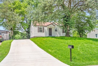 948 E Happy Hollow Dr, Clarksville, TN 37040
