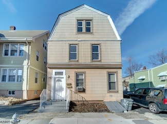 93 Bedford St, East Orange, NJ 07018
