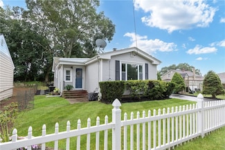 9 Pequot Ave, Cumberland, RI 02864