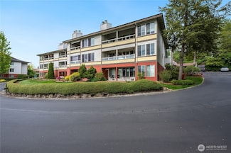 23505 Lakeview Dr Unit C304, Mountlake Terrace, WA 98043