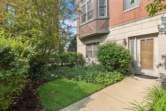 743 W 15th St, Chicago, IL 60607