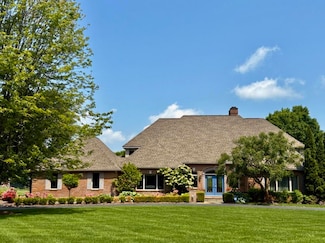 9388 York Woods Dr, Saline, MI 48176