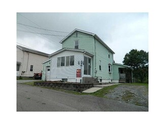 329 Hickory St, Tarentum, PA 15084