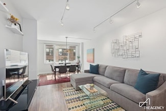 301 E 22nd St Unit 12H, New York, NY 10010