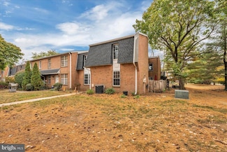 2126 Harbour Dr, Palmyra, NJ 08065