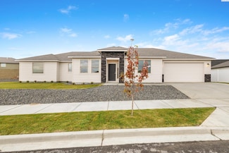 6530 W 30th Place, Kennewick, WA 99338