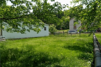 735 E 1st Ave, Derry, PA 15627