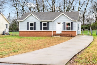 107 E St, Clarksville, TN 37042