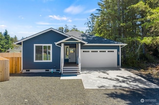 737 Gadwall Ct SE, Ocean Shores, WA 98569