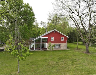 731 E 25 S, Winamac, IN 46996