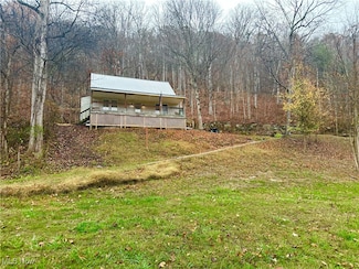 55 Creekside Ln, Saint Marys, WV 26170
