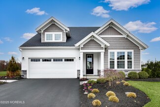 9 Prado Rd, Monroe Township, NJ 08831