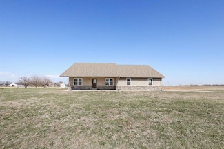 1708 Iowa 5, Knoxville, IA 50138
