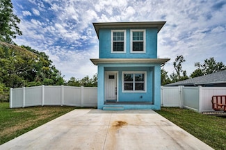 3402 W Clifton St, Tampa, FL 33614