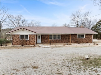 1502 N Springfield St, Berryville, AR 72616
