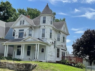 2210 Felix St, Saint Joseph, MO 64501