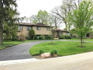 137 Hiawatha Trail, Highland Park, IL 60035