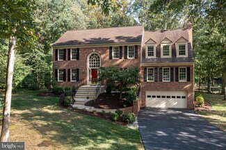 7407 S Reach Dr, Fairfax Station, VA 22039