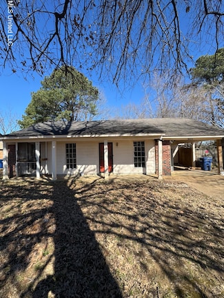 5020 Gray Dr, Horn Lake, MS 38637