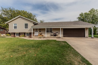 2013 Pine Ave, Mendota, IL 61342