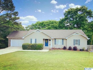 3389 Berkley Hills Dr E, Gadsden, AL 35907