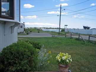 11 Rapoza St, Dartmouth, MA 02748
