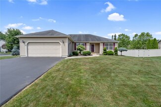 8317 Nates Ln, Cicero, NY 13039