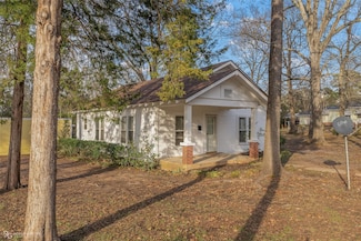 602 E Louisiana Ave, Vivian, LA 71082